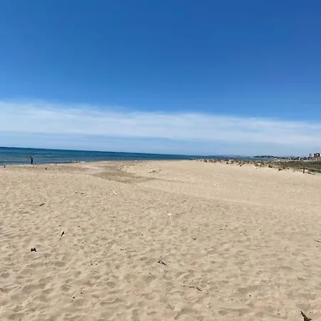 Holiday home Loft El Ranch Playa A 10 Minutos Andando Con Jacuzzi Xxl Y Jardin Privado Calafell